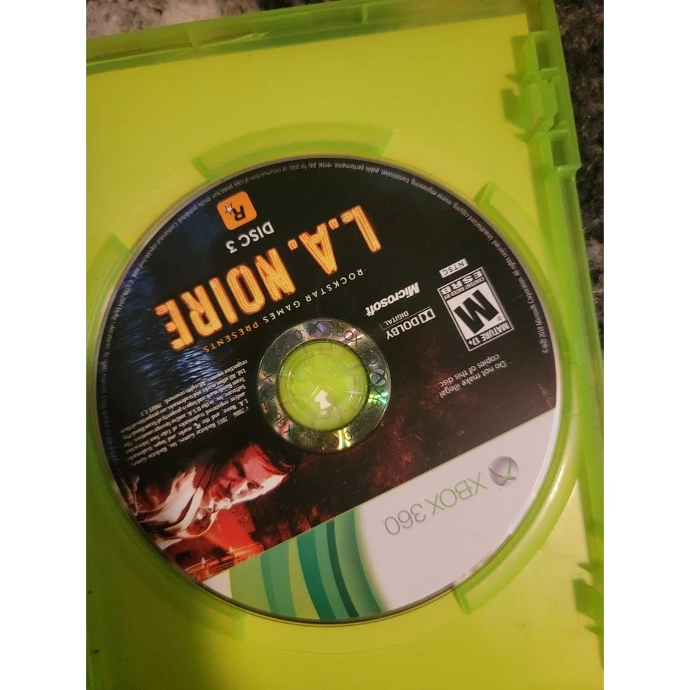 L.A. Noire Xbox 360 3-Disc Complete + BradyGames Strategy Guide Bundle